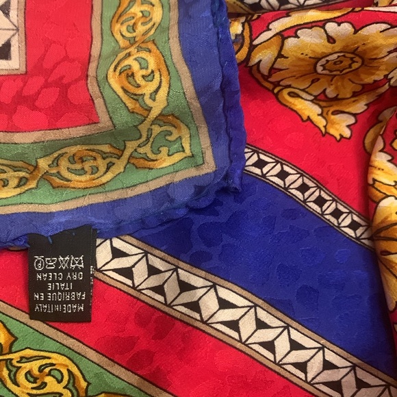 Versace silk vantage scarf - Picture 5 of 8